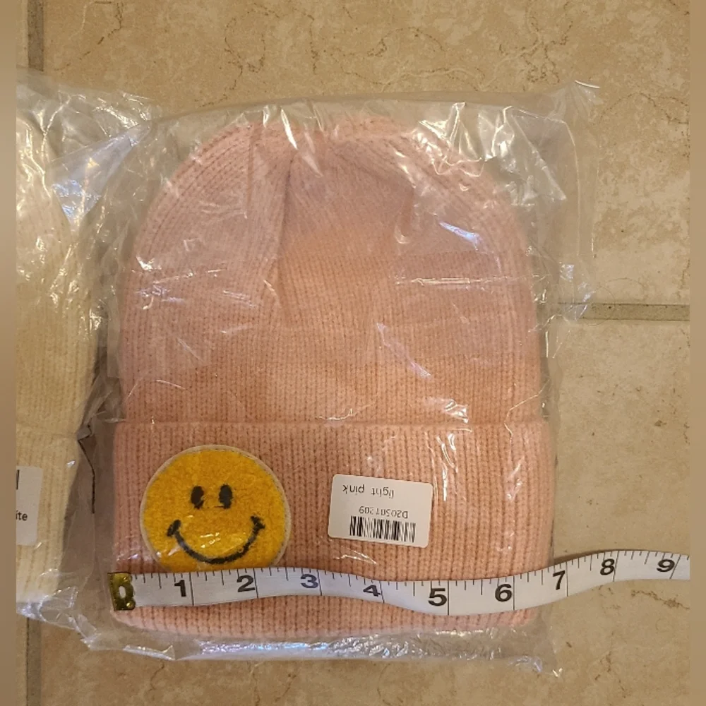 New Bundle of 2 Knit Ribbed Smiley Face Hat Beanies, Cream & Light Pink y2k - Picture 5 of 6